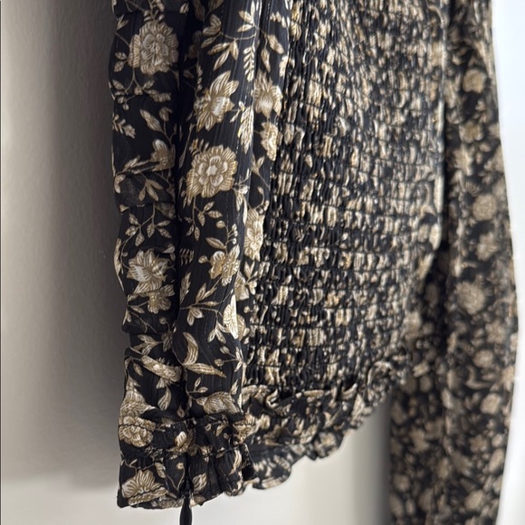 ASTR the Label Helena Black & Gold Floral Cropped Top | Size Small - Picture 4 of 4